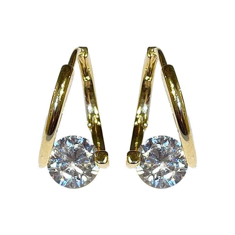 Argola Dourada Ponto de Luz / A Joia da Mulher Moderna e Elegante!